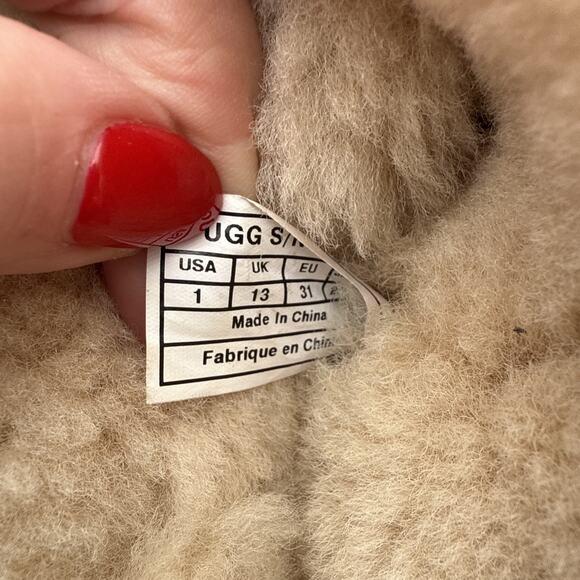 UGG Boots 1016227 Bailey Button Triplet II Size 1 Junior’s UK 13 EU 31 Chestnut - Picture 12 of 16